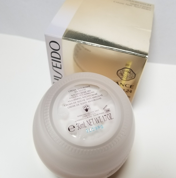 Shiseido Benefiance Wrinkle Resist Night C… - Picture 4 of 4
